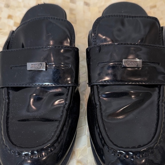 DKNY Shiny Black Slip-On 9 M - Picture 4 of 10